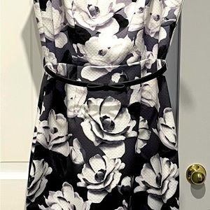 Flowered black, white and grey dress size 6